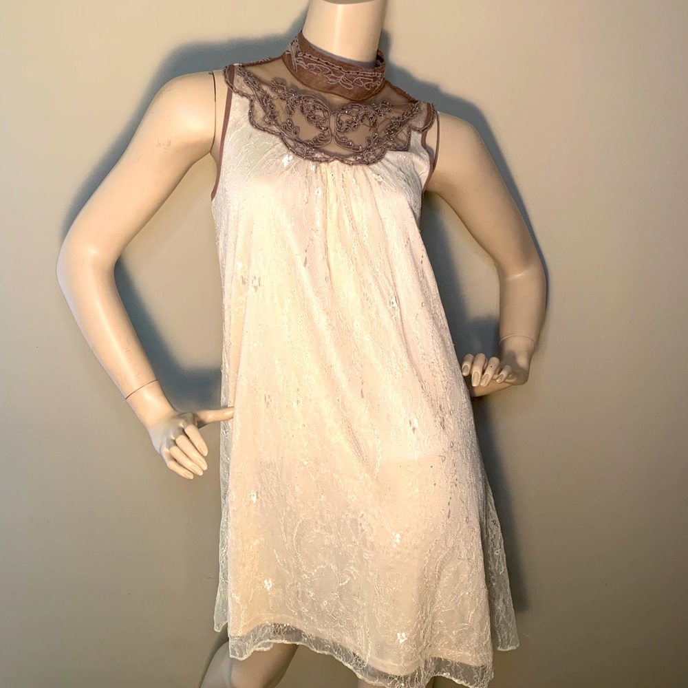 ALTAR’D STATE│White Lace appliqué Dress